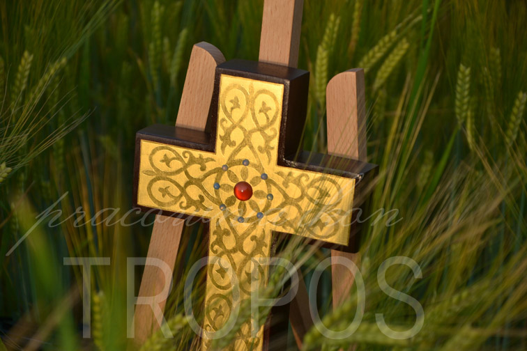 aktualności 3 Krzyż 24-kr złoty zdobiony agatem